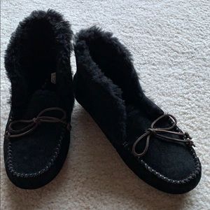 New Women’s Ugg Alena Moccasin Size 9